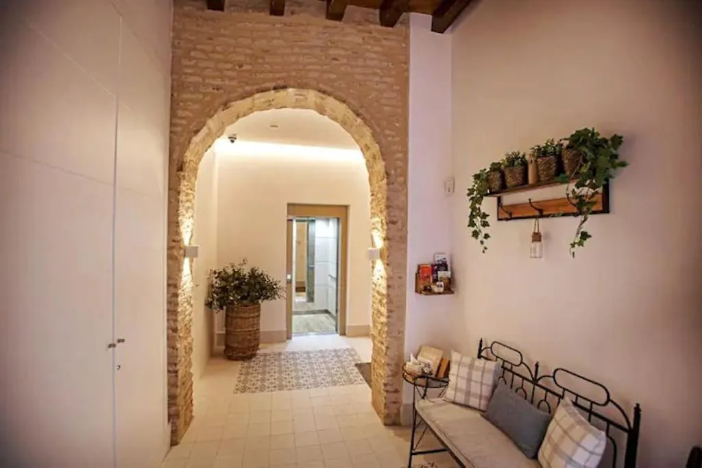Mini Hotel In The Heart Of Sevilla For Exclusive Usage