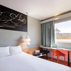 Отель Ibis, Севилья